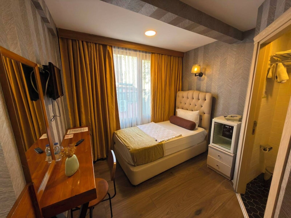 Kuzen Otel - Adults Only 8/50