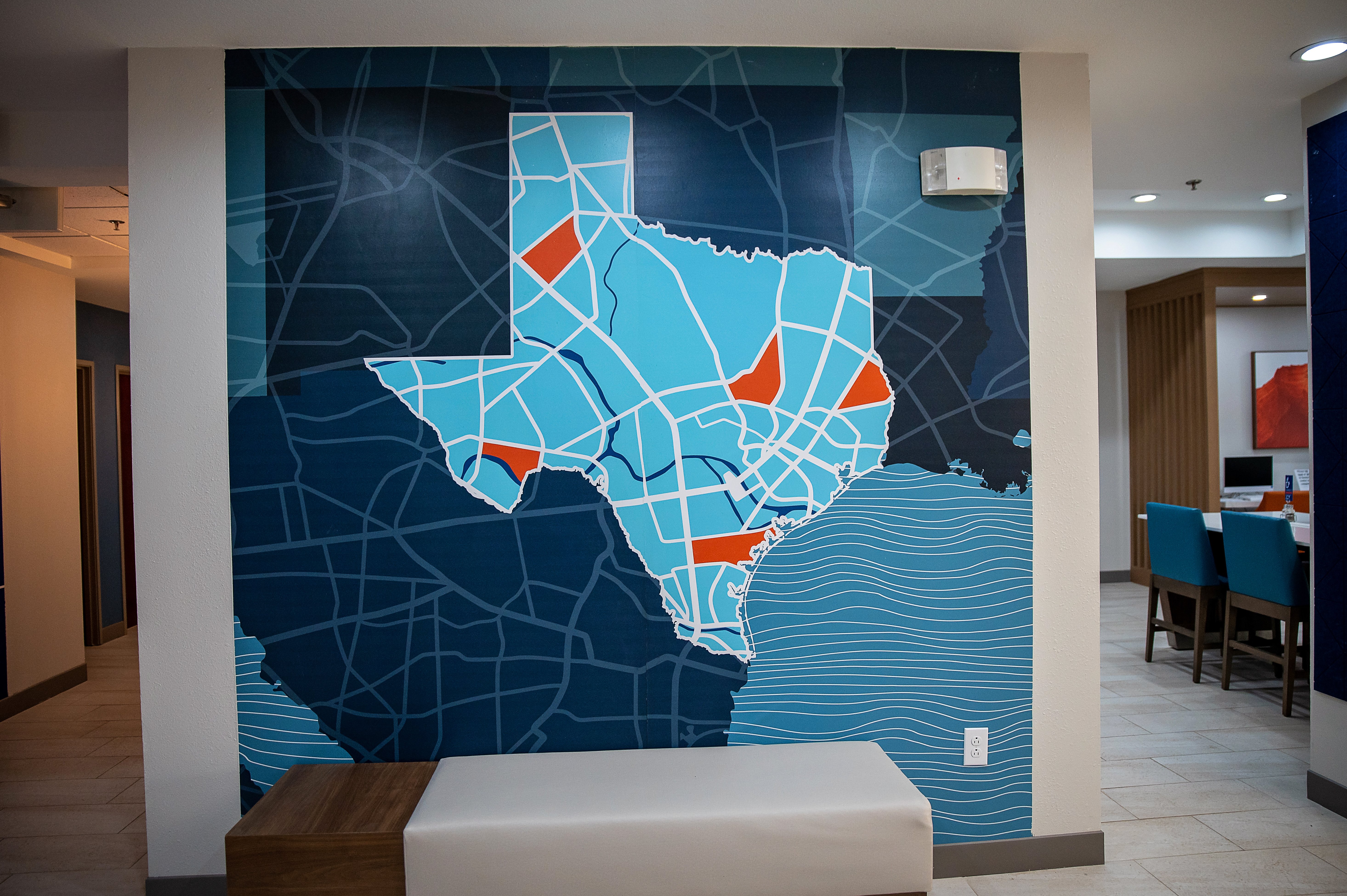 Holiday Inn Express Hotel And Suites Center Tx 14/76