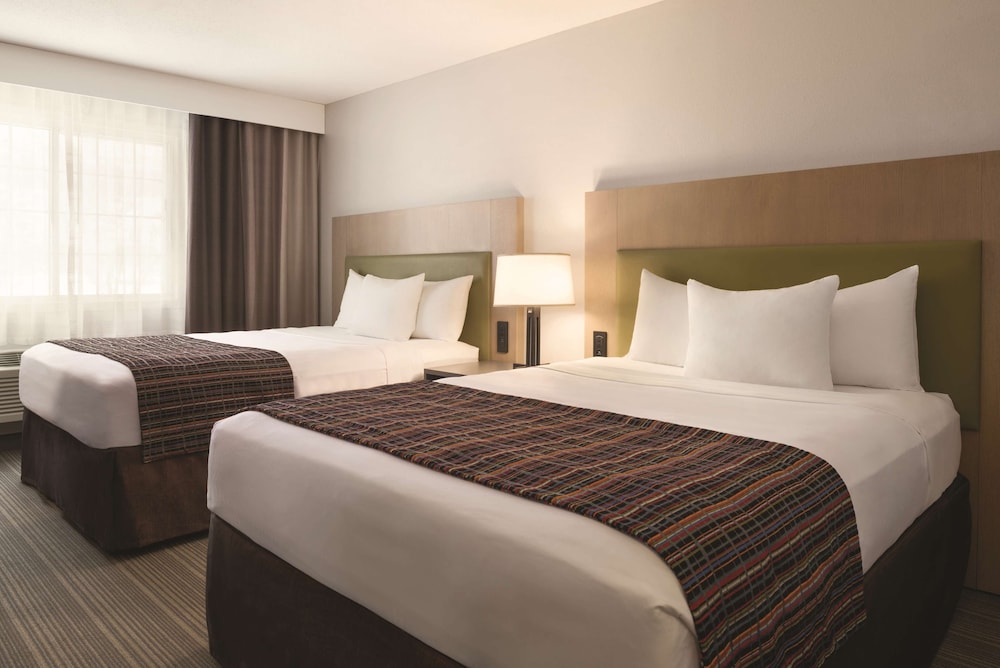 Country Inn and Suites By Radisson Grand Rapids Mn 5/17