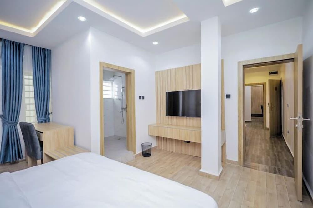Grand Hyatt Hotels 13/50
