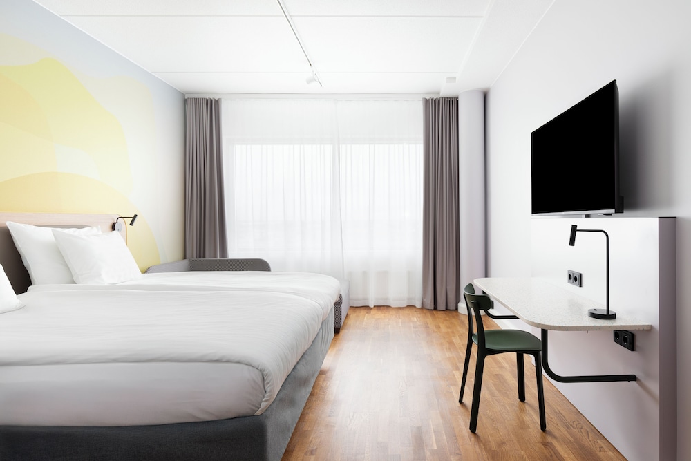 Tower, Superior, King Bed