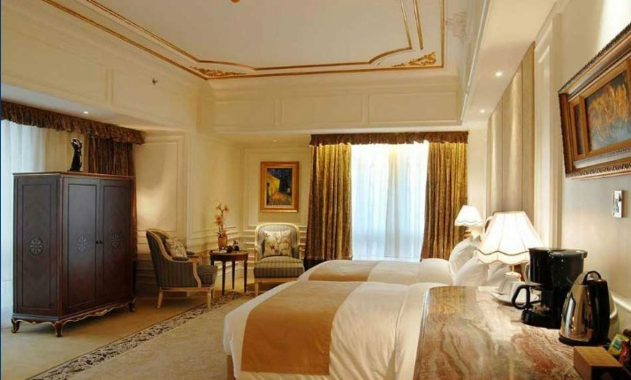 Deluxe, King Bed