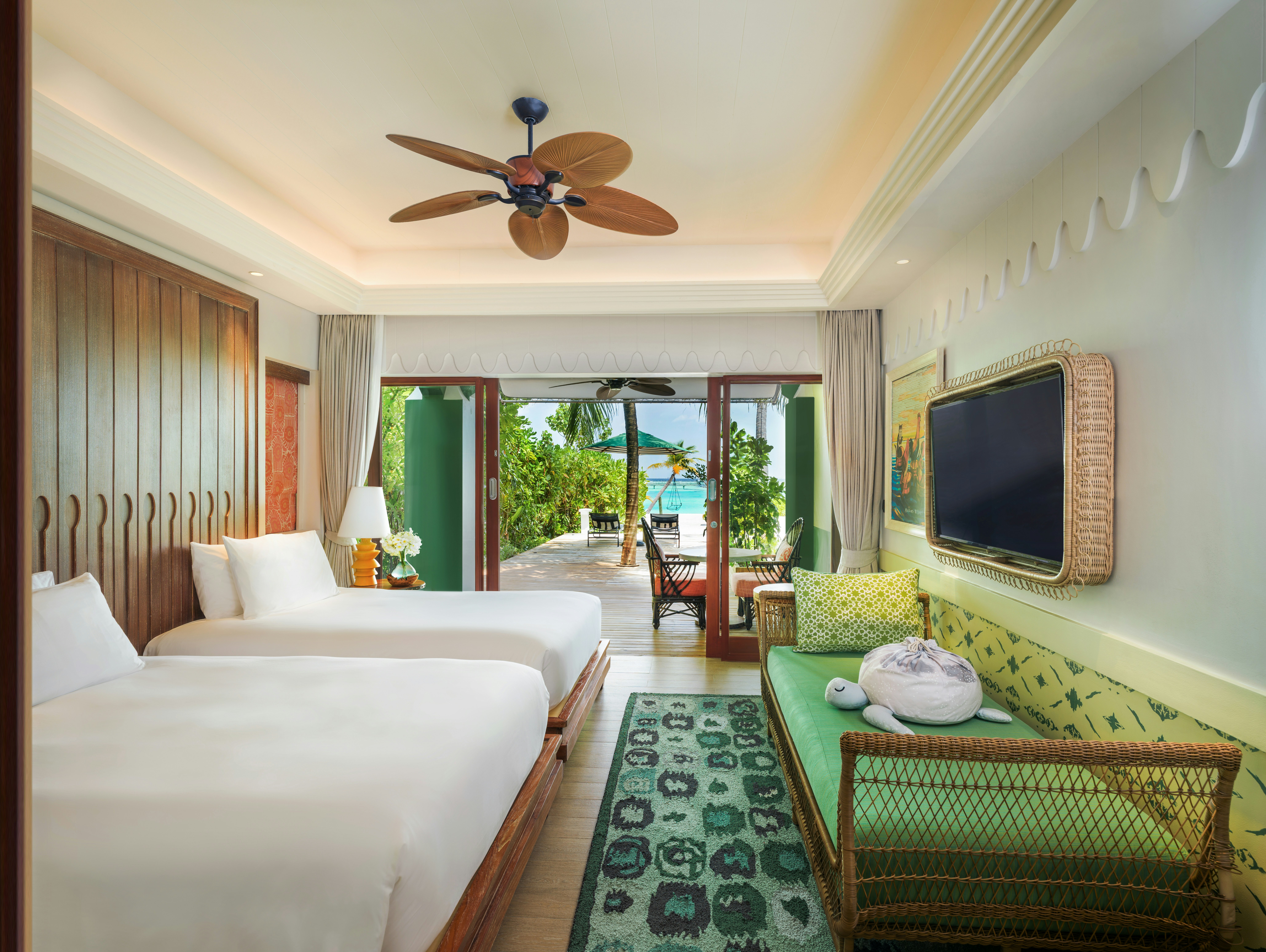 Beach, Twin Beds