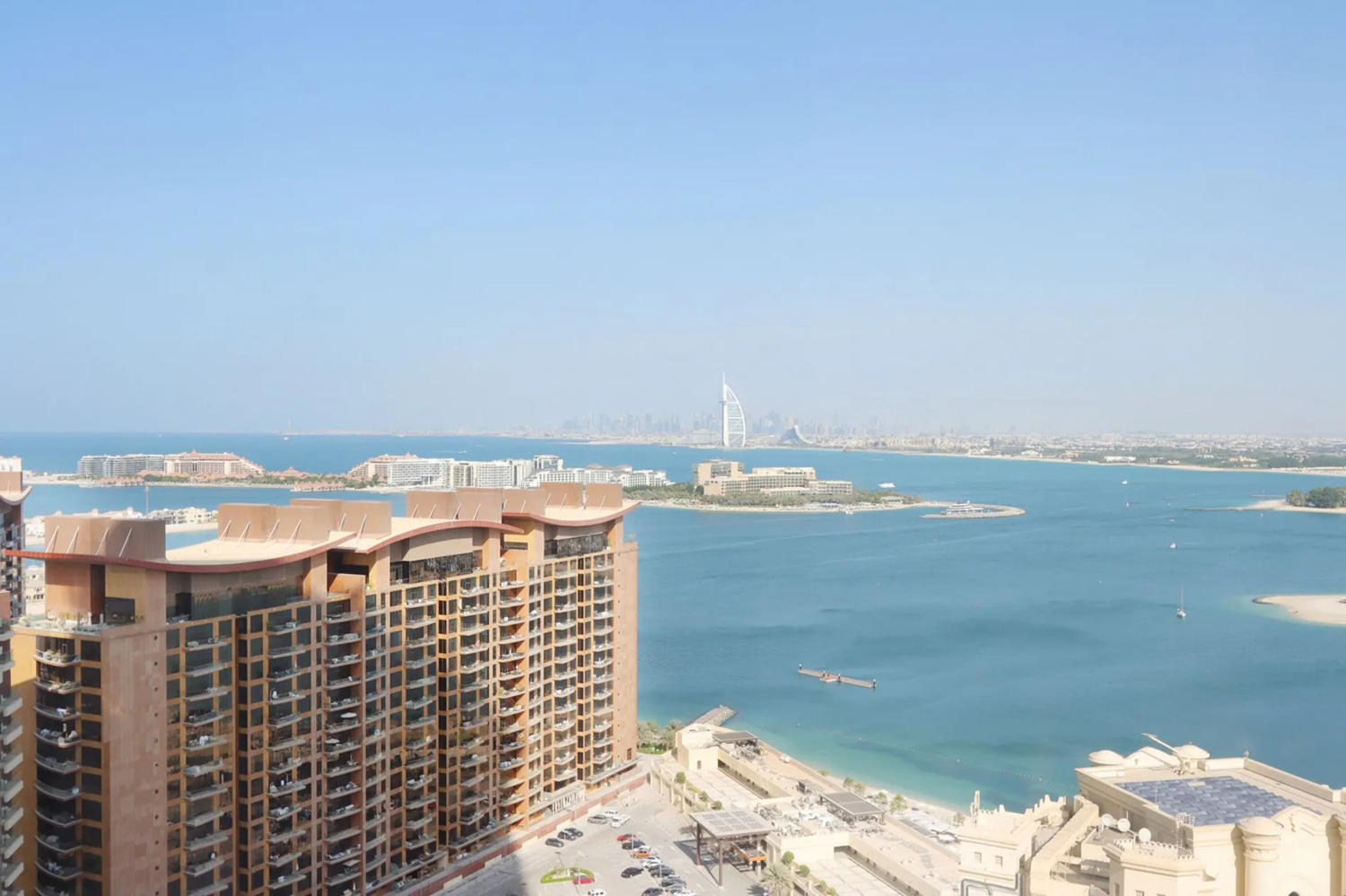 1BR With Sea View In Palm Tower 12/15
