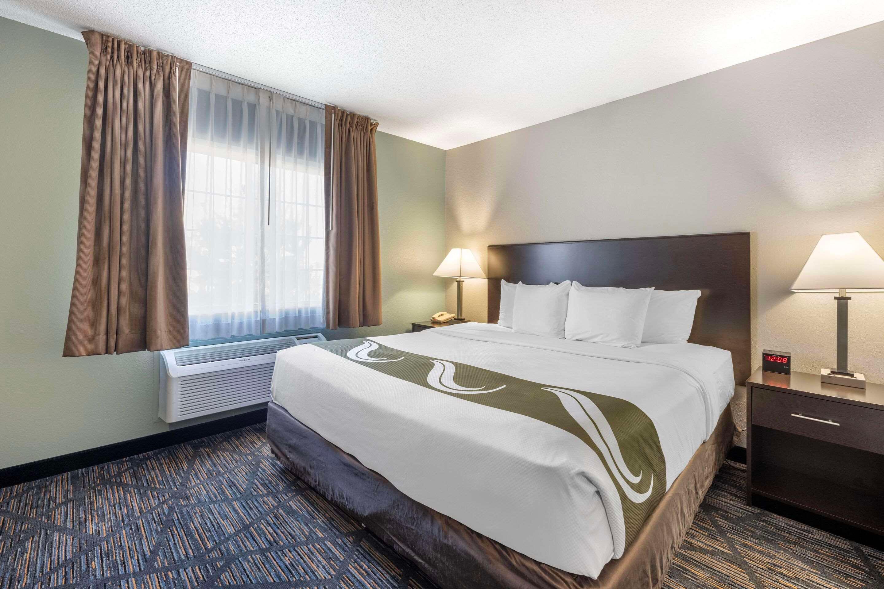 UPGRADE, SUITE, KING BED