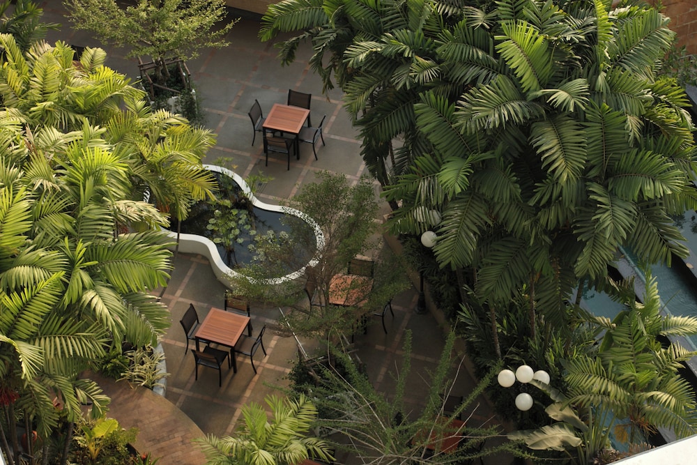 Dusit Princess Srinakarin Bangkok 64/69