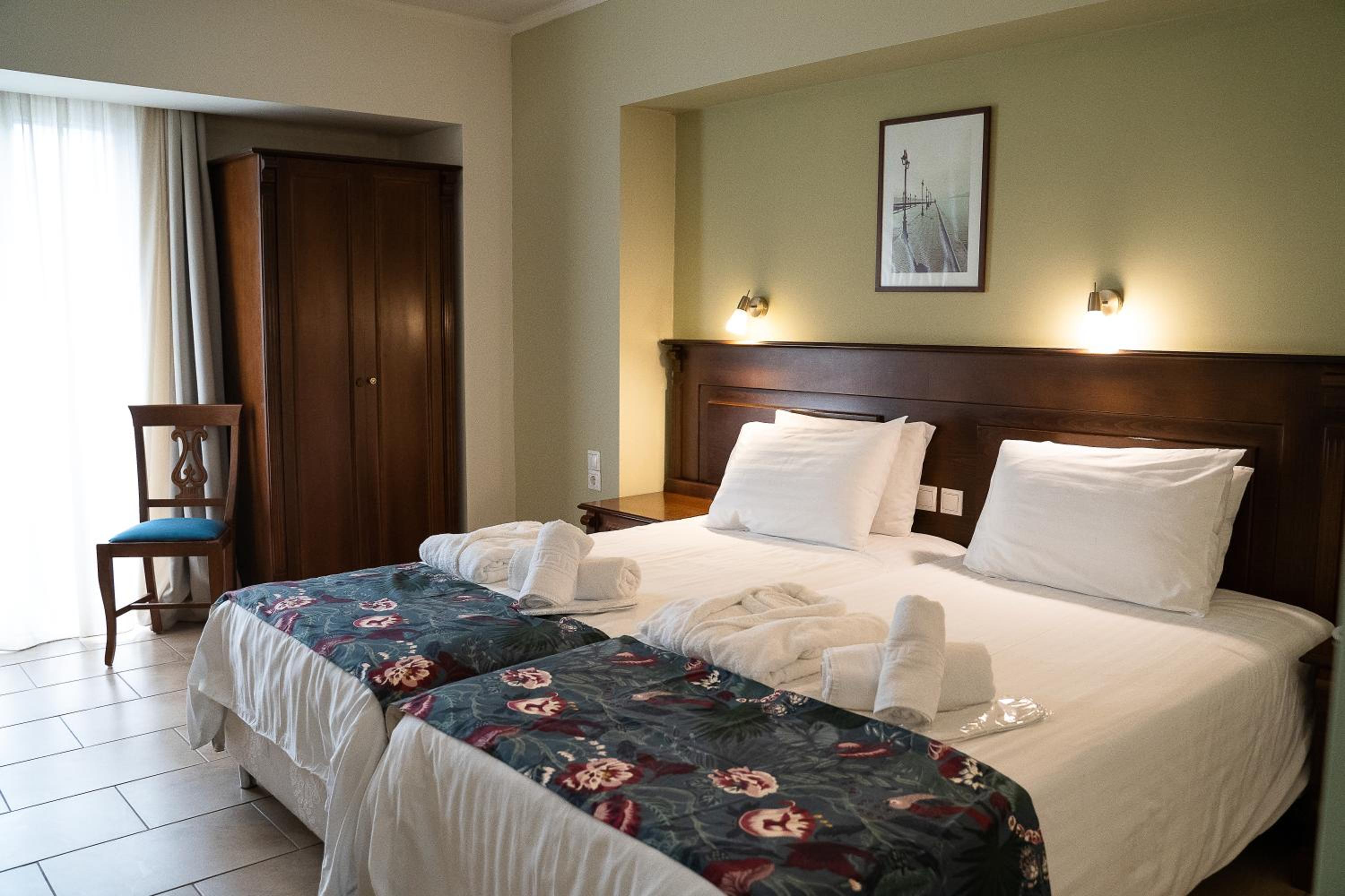 Room, Double or Twin Bed