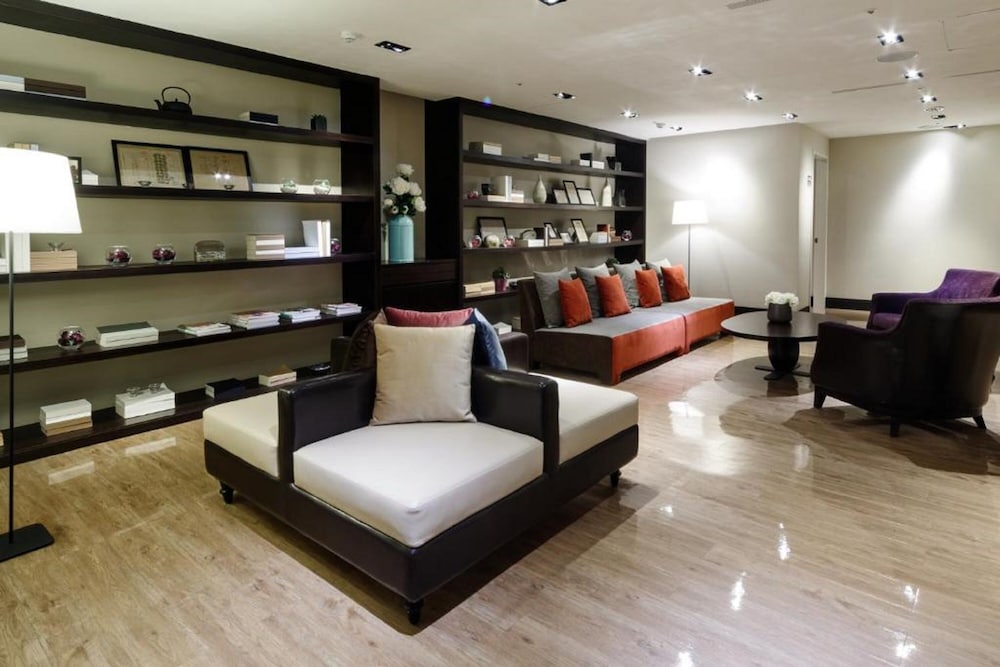 53 Hotel 42/55