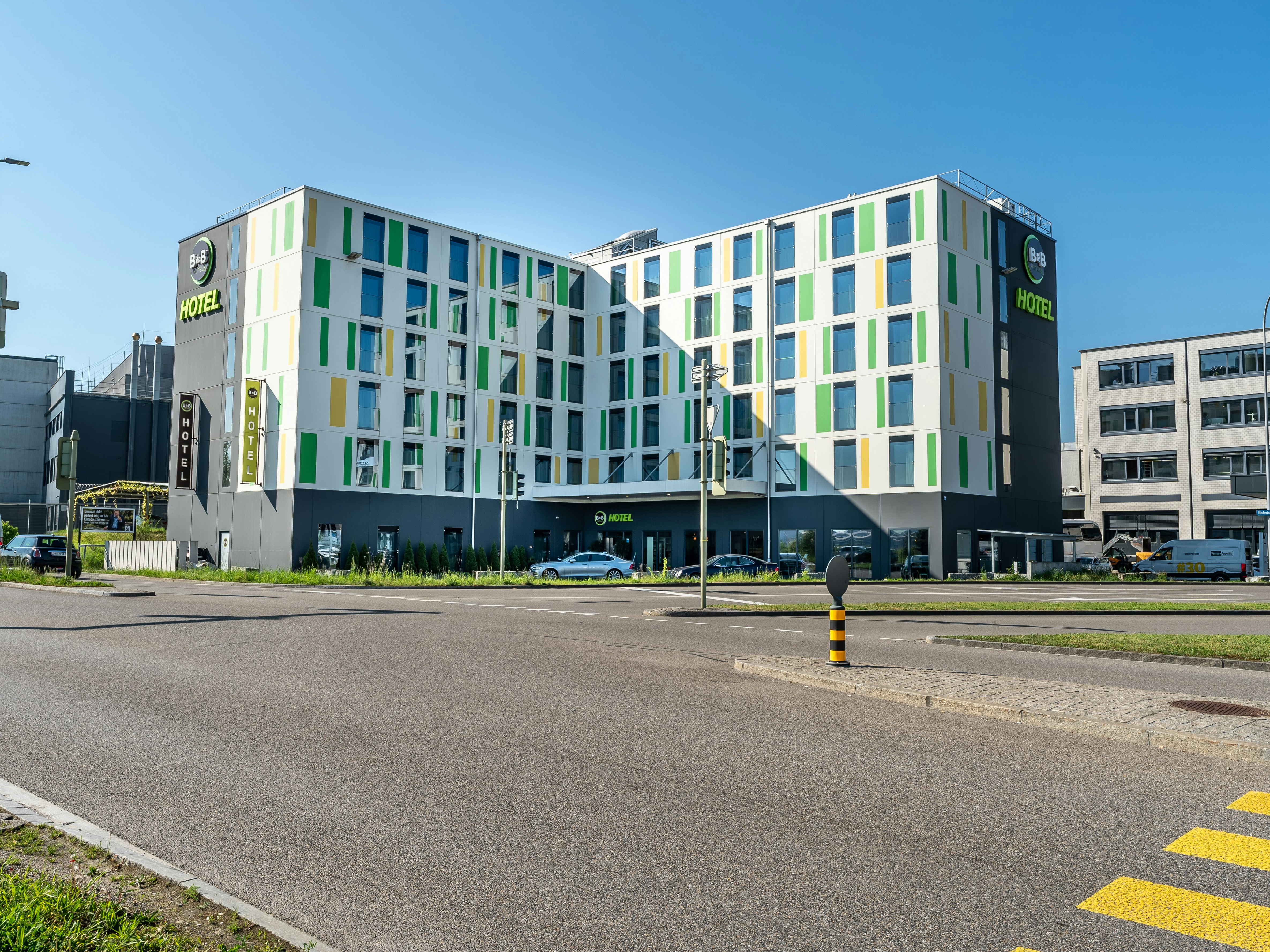 B&B Hotel Zurich Airport 34/38