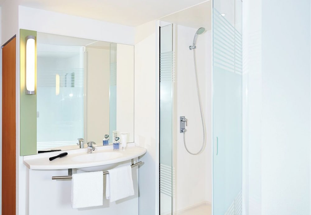 Ibis Budget Zurich City West 59/63