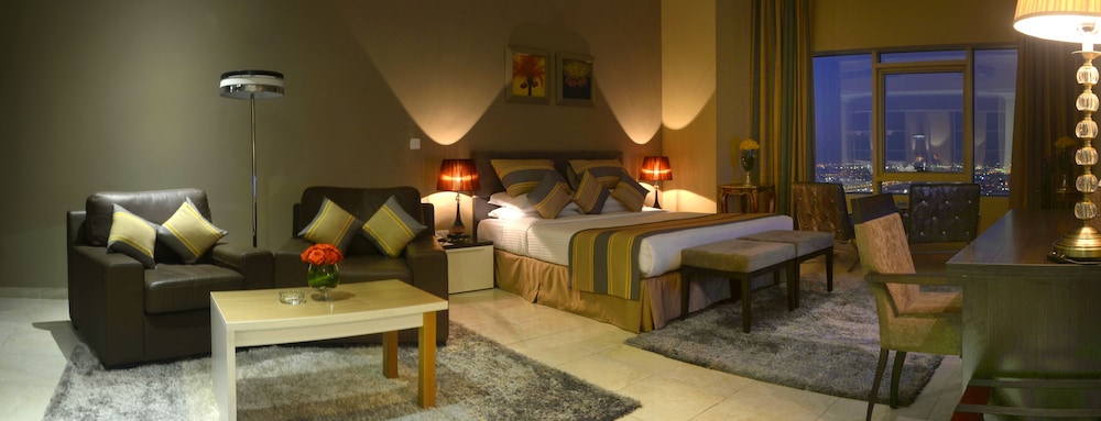Magnum Hotel and Suites West Bay 41/54