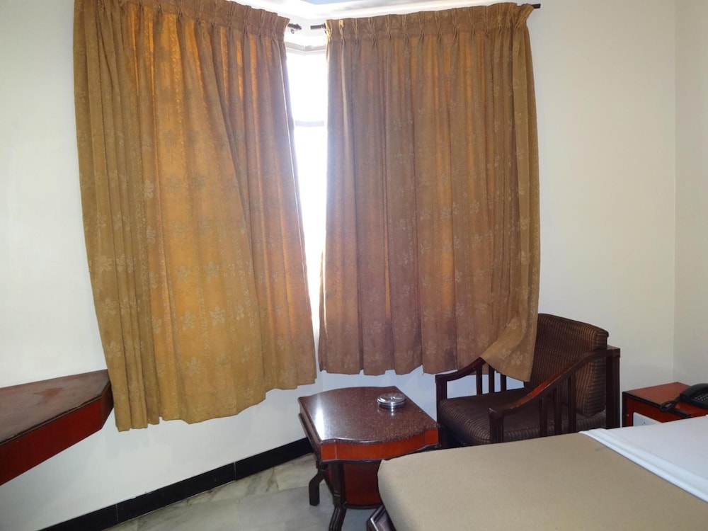 Hotel Naveen 9/15