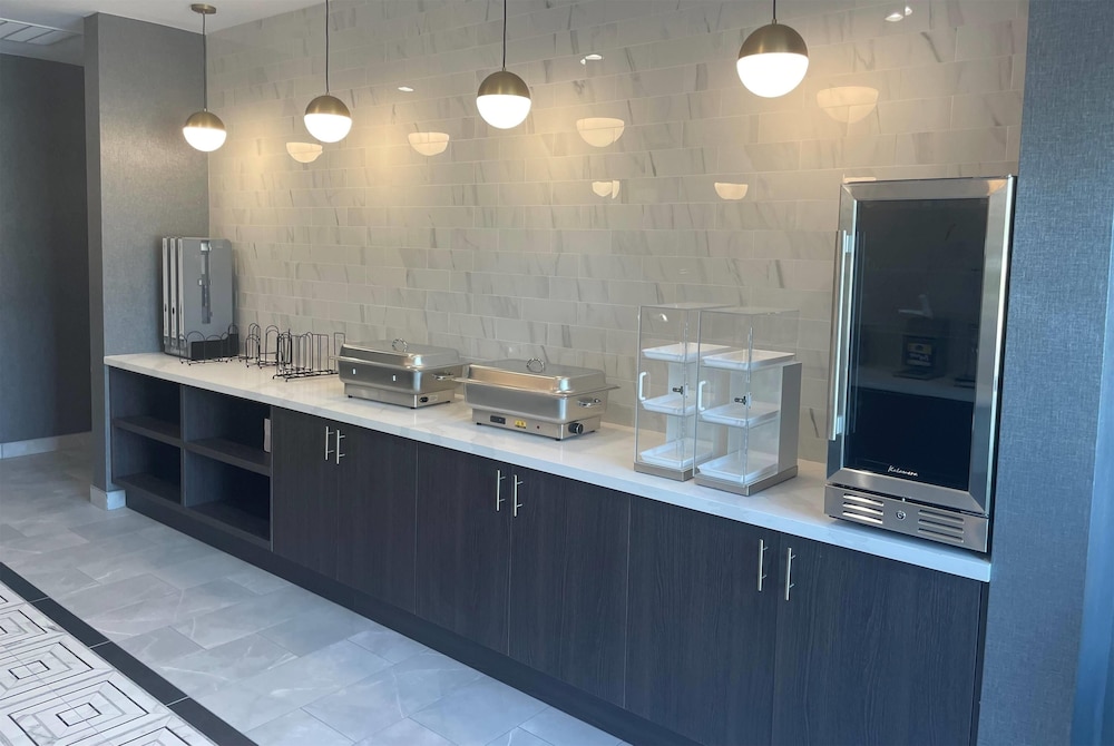 La Quinta Inn & Suites by Wyndham Olive Branch 3/46