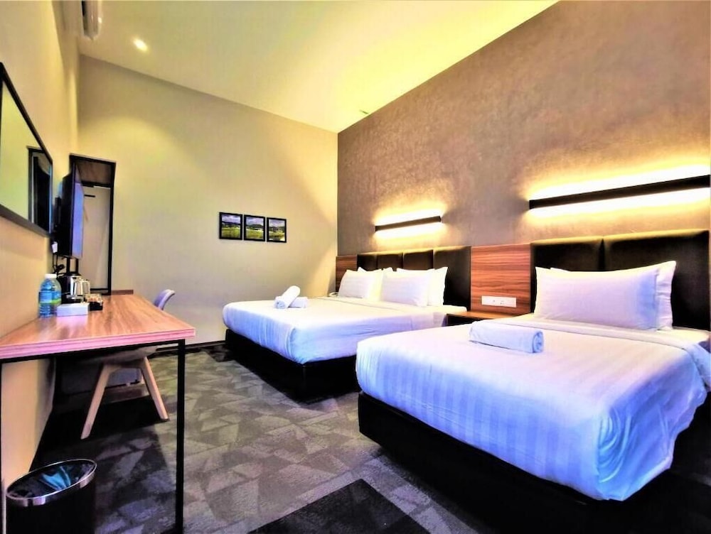 Prestigo Hotel 32/53