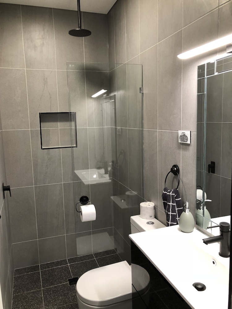 Amelia Budget Hotel 4/34