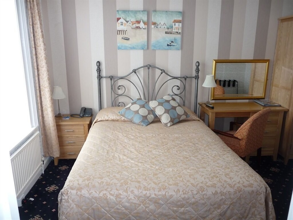 Furzedown Hotel 10/74