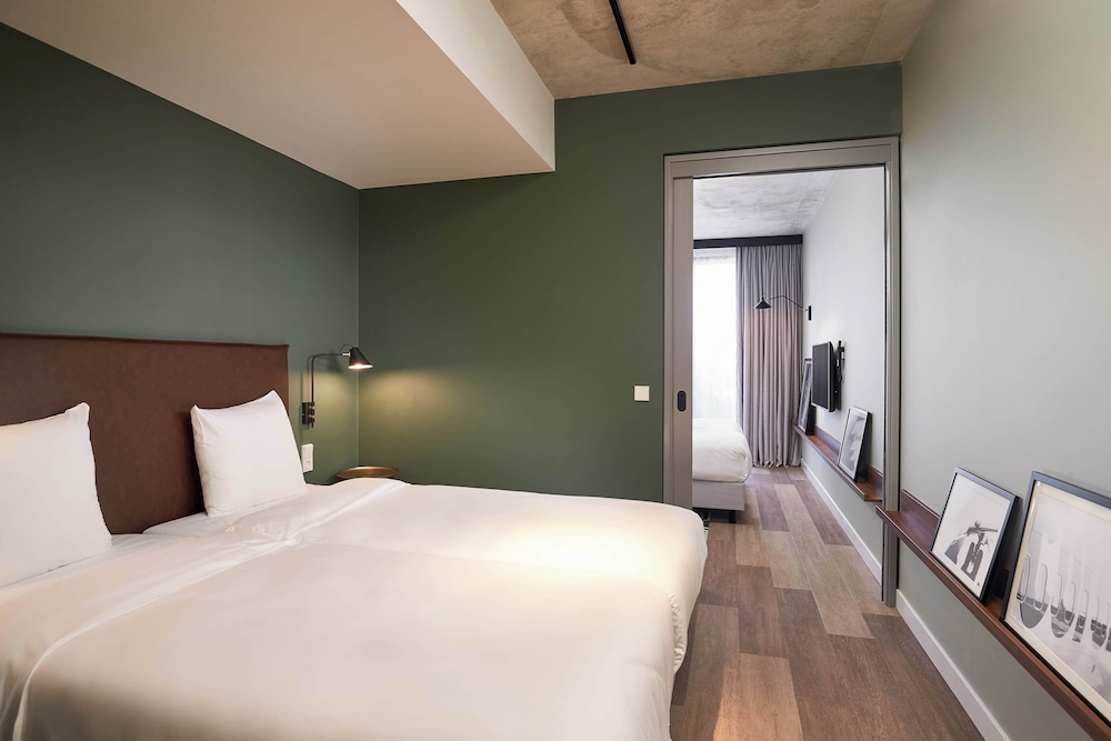 Corendon Urban Amsterdam Schiphol Airport Hotel 22/66