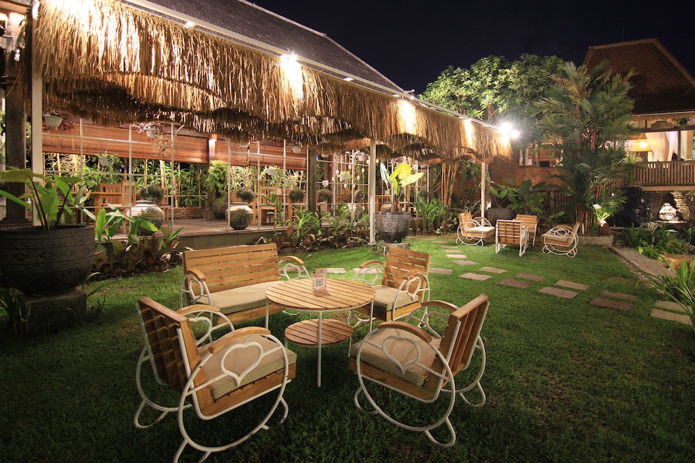 Taulan Villa and Restaurant 38/50