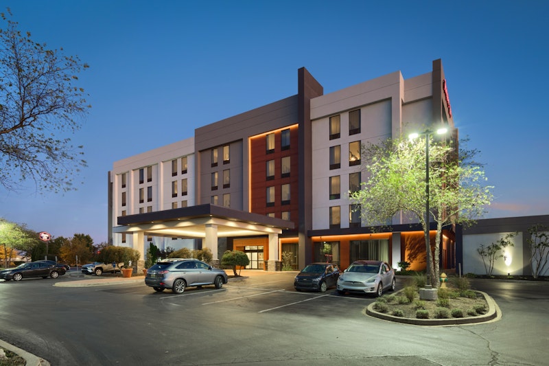 Hampton Inn Louisville-Northeast 16/22