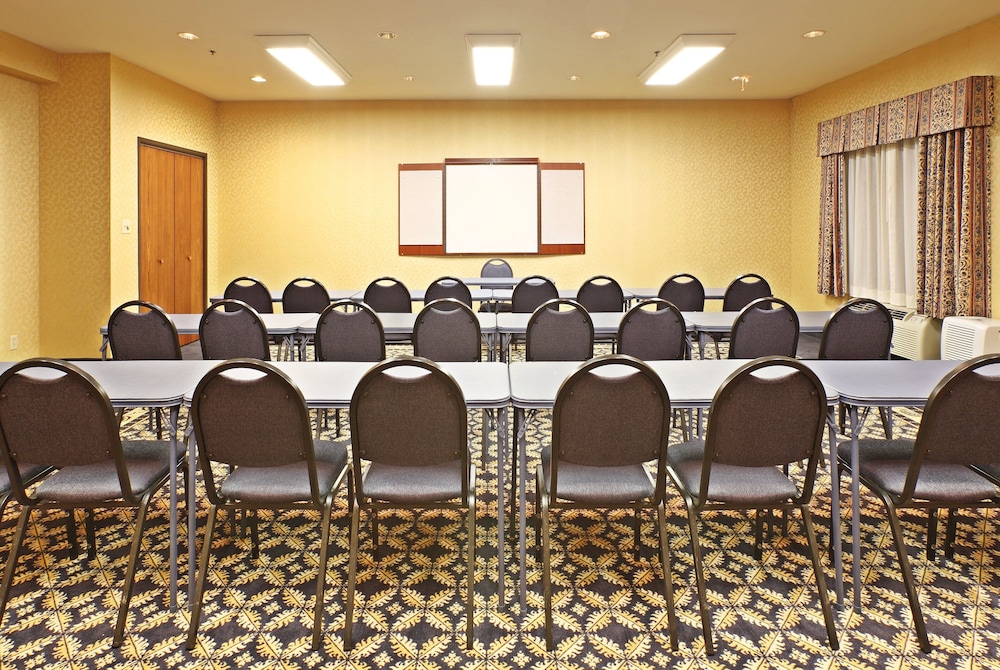 Holiday Inn Express Hotel Suites Mountain Home 53/58