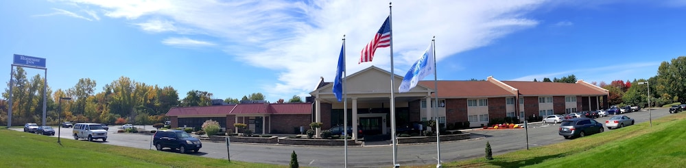 Rodeway Inn & Suites East Windsor CT 6/44