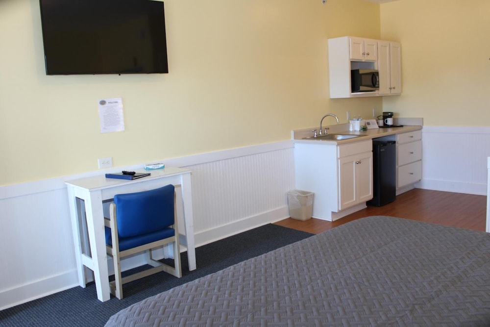 Topsail Shores Inn 9/67