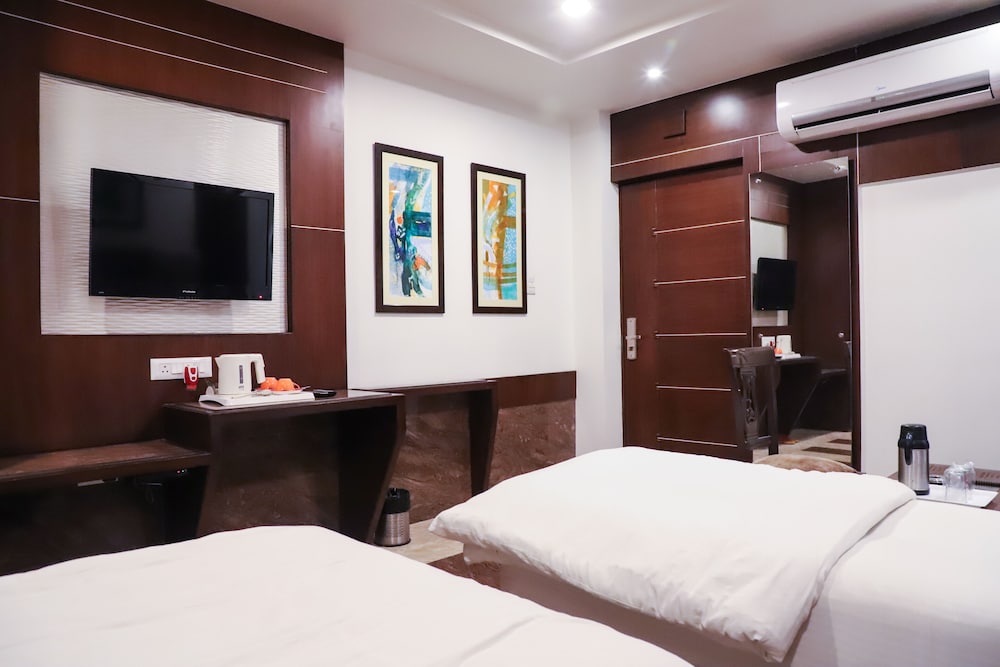 HOTEL VIJAN PALACE 12/28