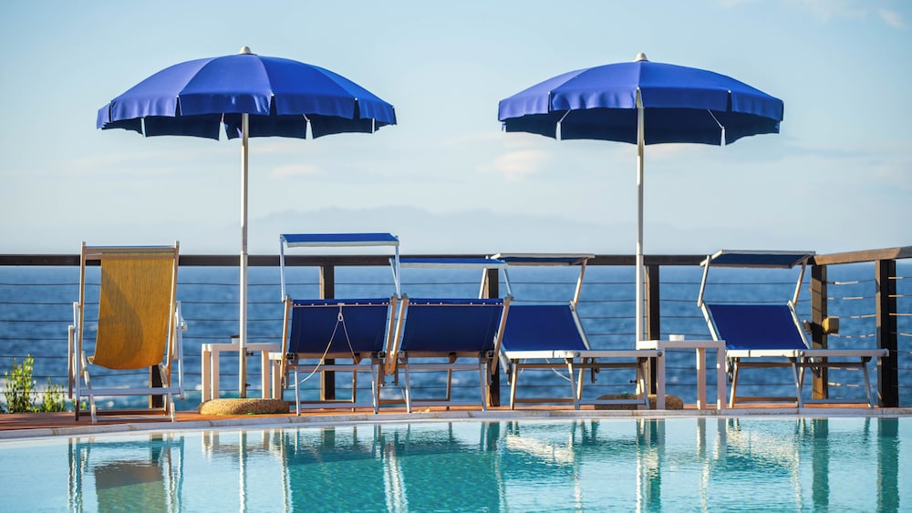 HOTEL COSTA PARADISO 39/45