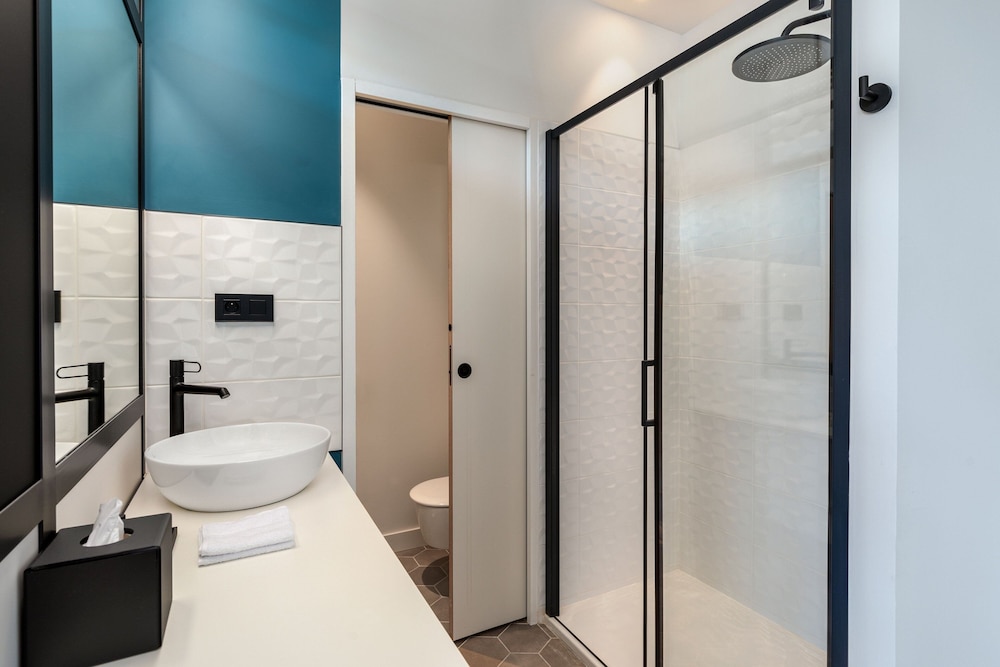 Aloft Hotel Dijon By Marriott 49/50