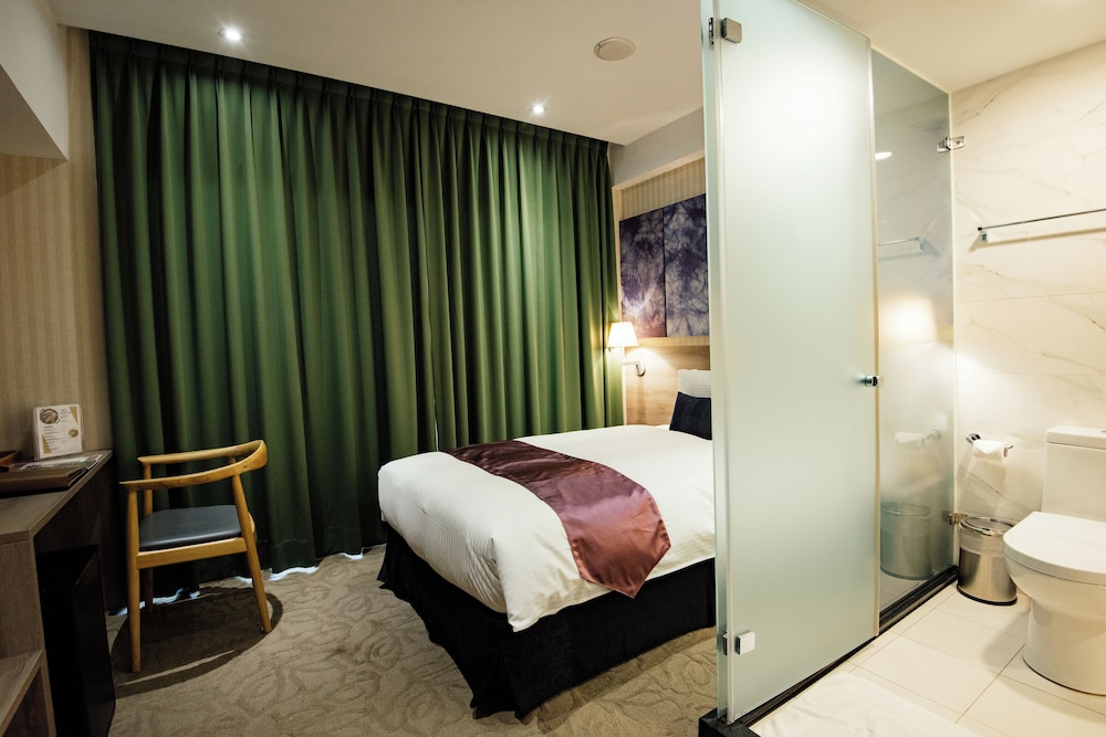 Aeris International Hotel 60/61