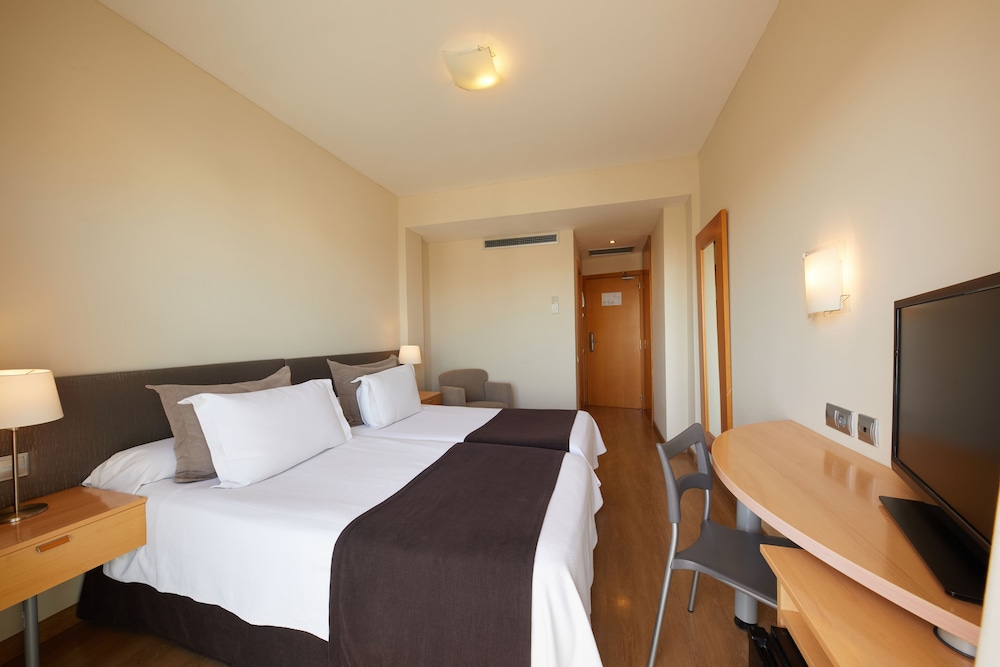 ROOM, DOUBLE OR TWIN BED, BALCONY