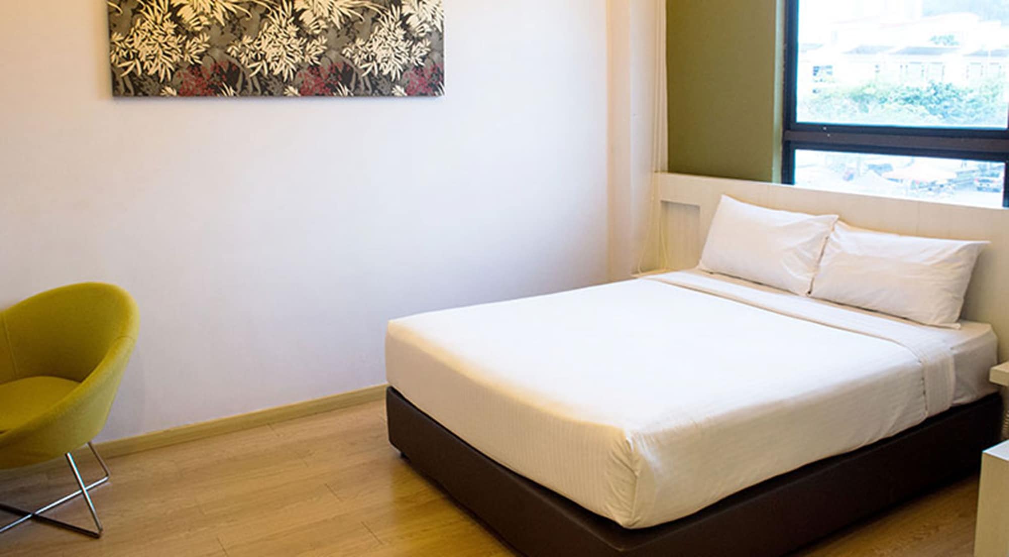 Deluxe, Queen Bed