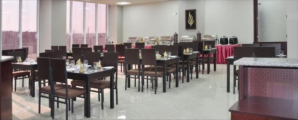 Muscat Hills Hotel 42/63