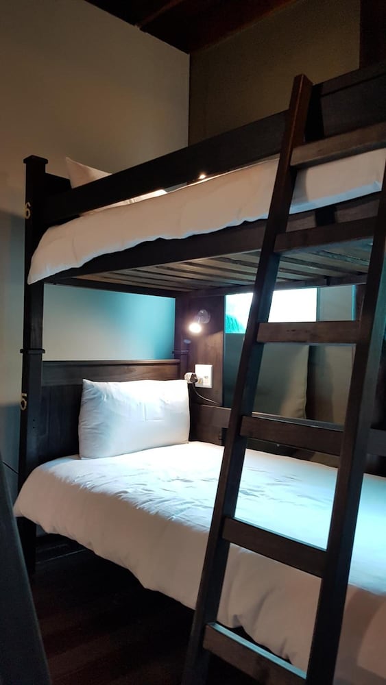 Budget Tents @ Urban Glamping 9/42