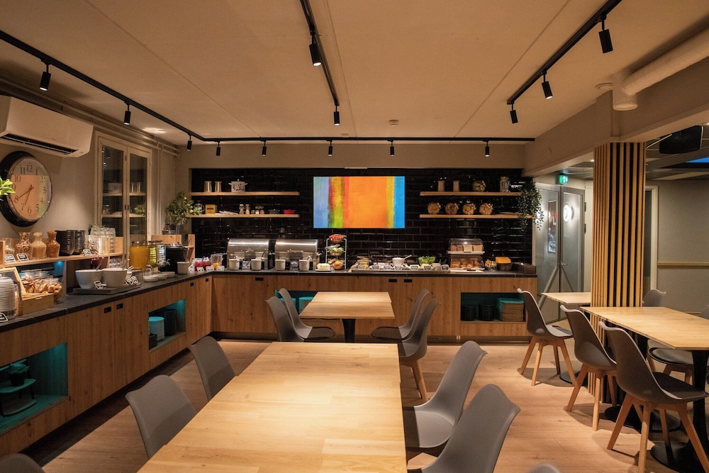 restaurant cafeteria