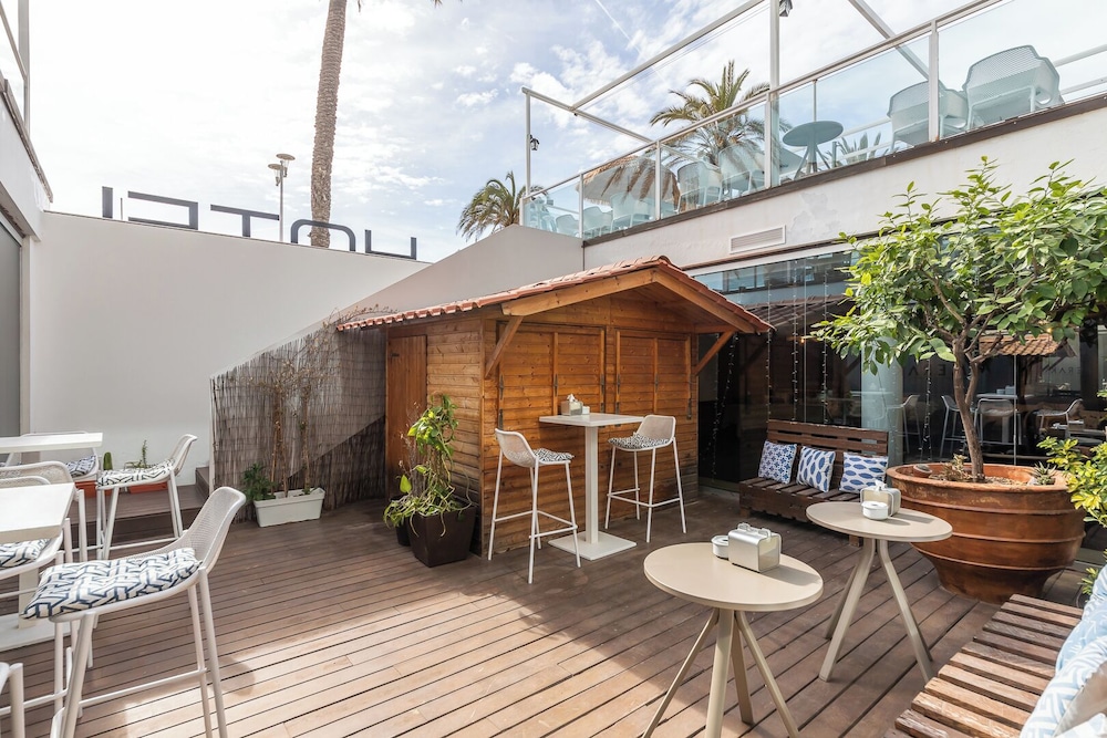 Meraki Beach Hotel Adults Only 8/50