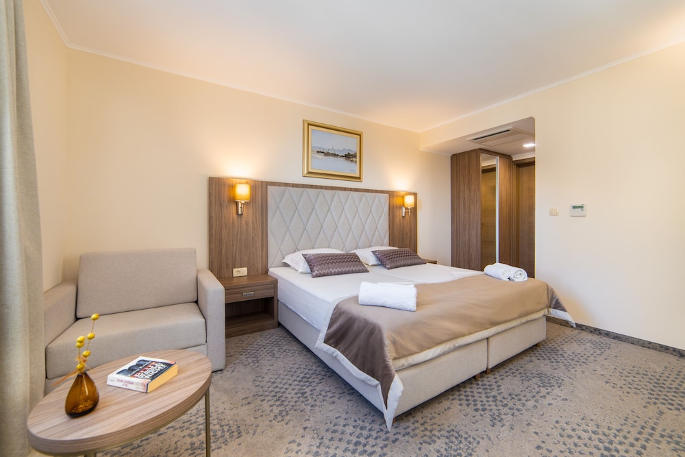 Hotel Bella Vista 12/32