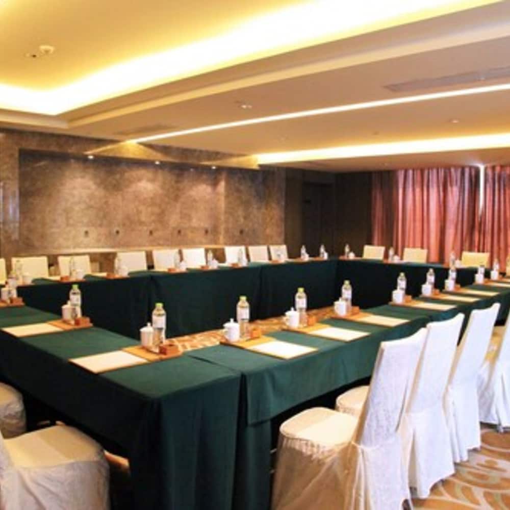 Maya Gleetour Hotel Wuhan OCT 40/50