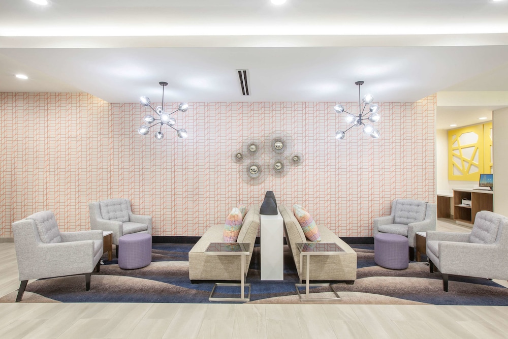 La Quinta Inn And Suites By Wyndham Dallas Duncanville 31/53