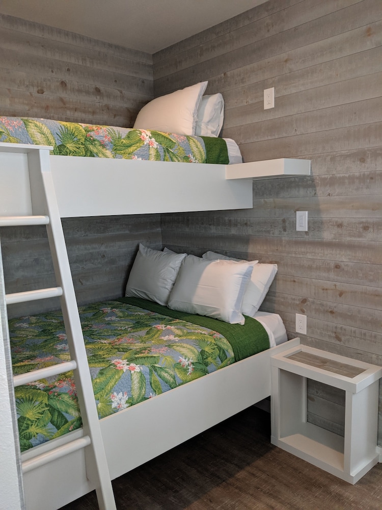 Seashell Village Resort 12/70