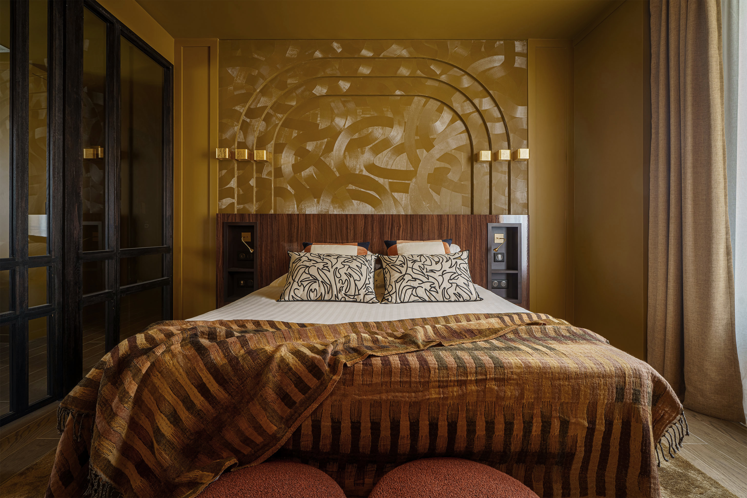 Suite, Bath and Shower, Terrace