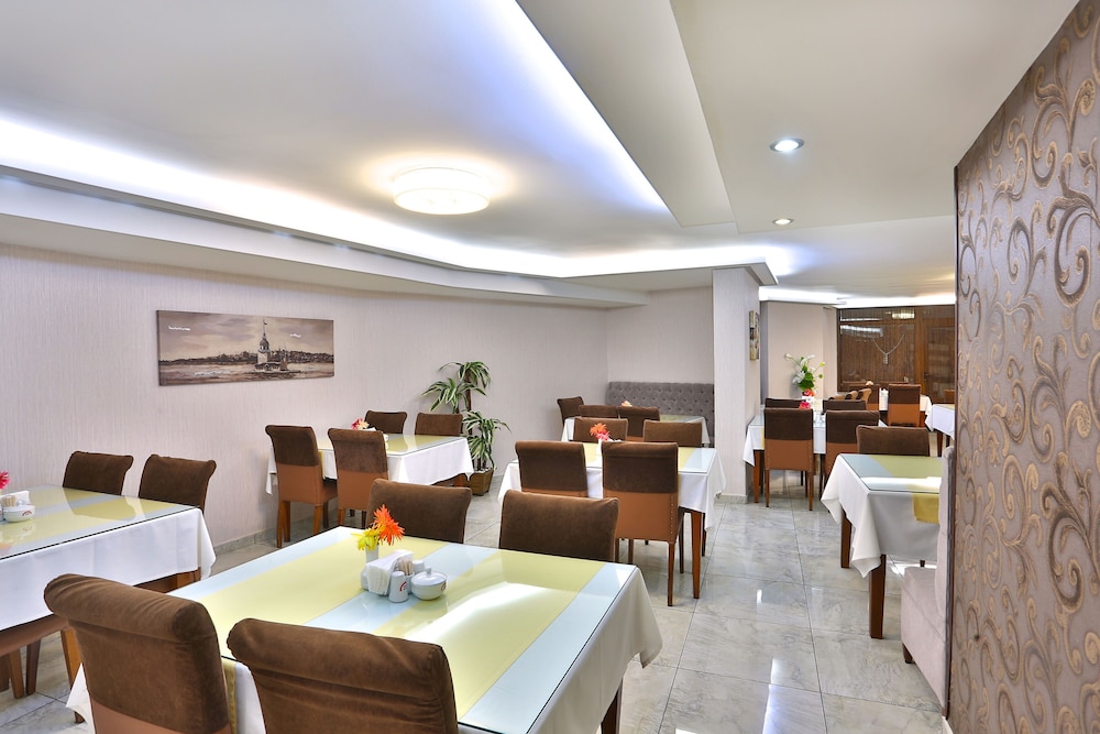 Budo Hotel 54/58