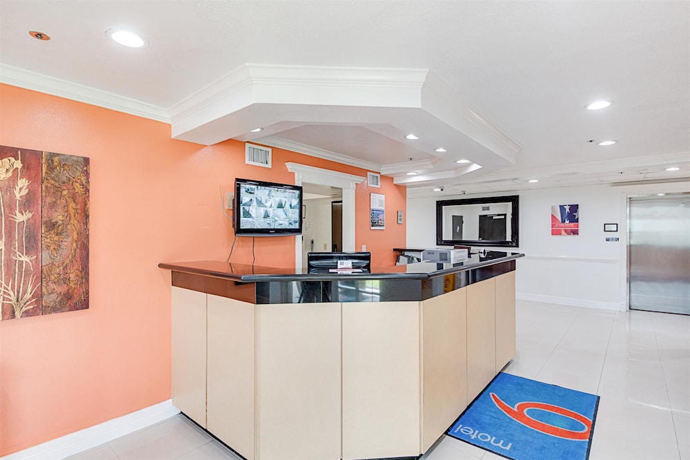 Motel6 McAllen, TX - East 8/60