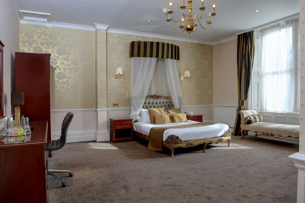 The Oaks Hotel 36/51
