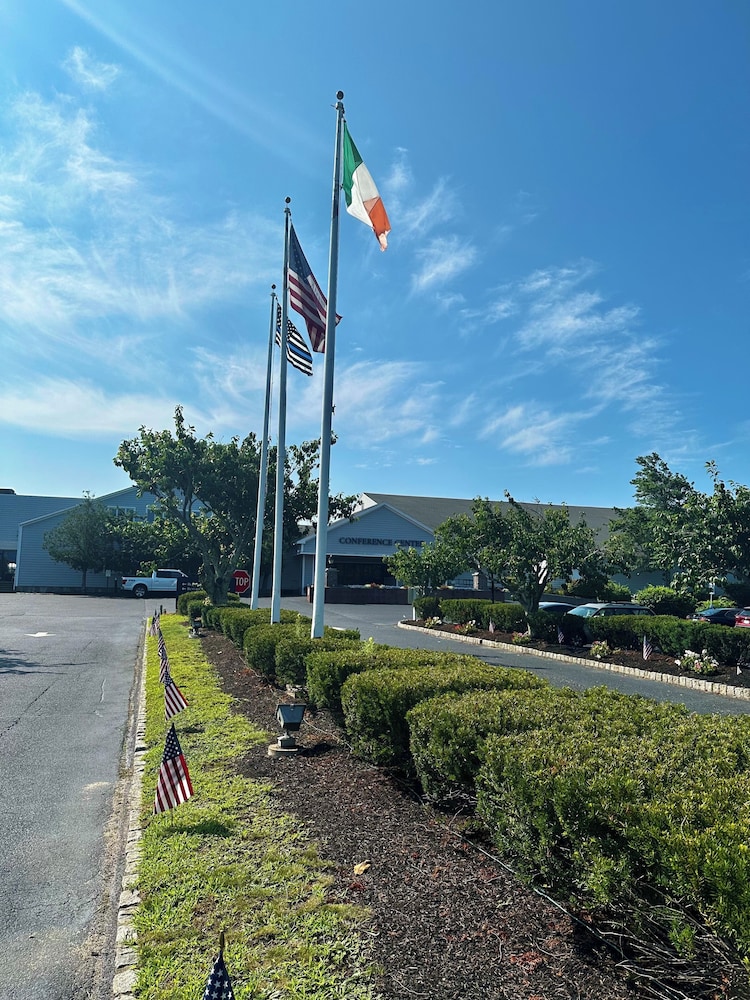 Resort Conference Center At Hyannis 61/63