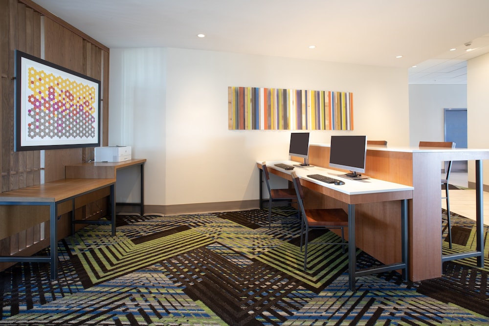 Holiday Inn Express & Suites Goodland I-70 36/45