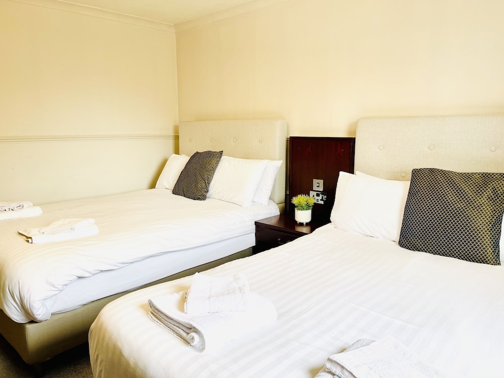 Lovat Hotel 11/42