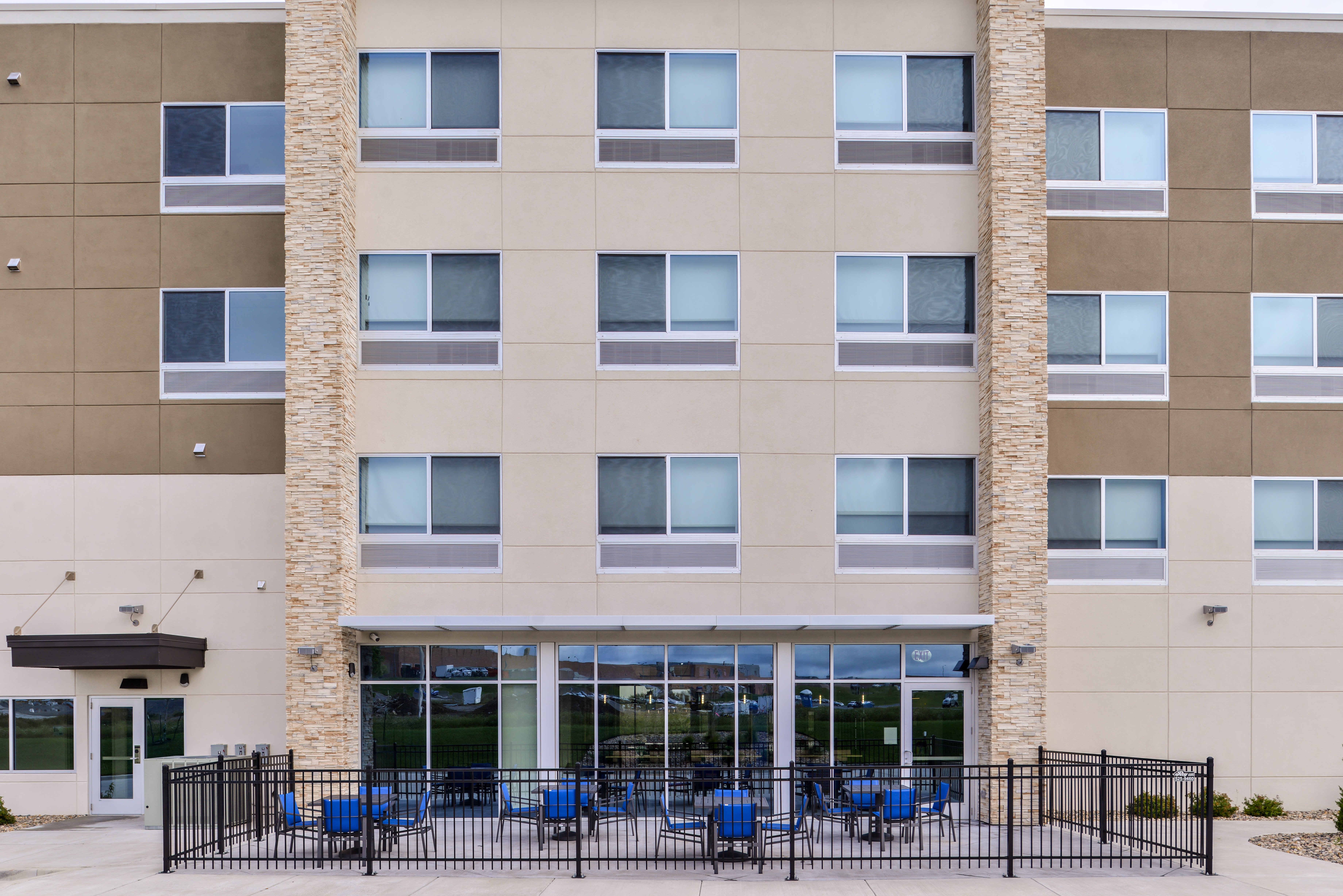 HOLIDAY INN EXPRESS & SUITES KANSAS CITY - LEE'S SUMMIT 1/30