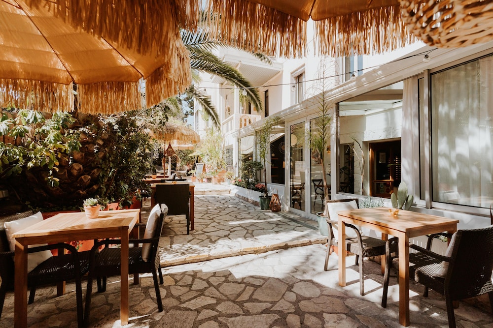Hotel Le Petit Castel 34/47