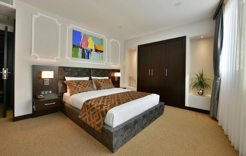 G-Han Hotel 11/50